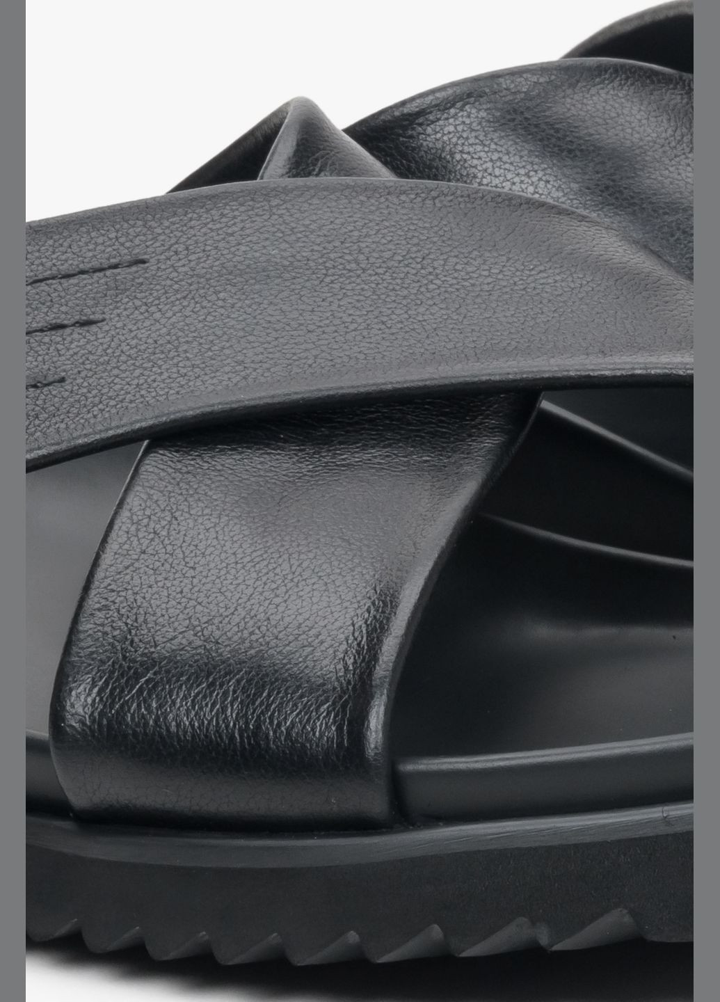 Черные шлепанцы, цвет черный Estro