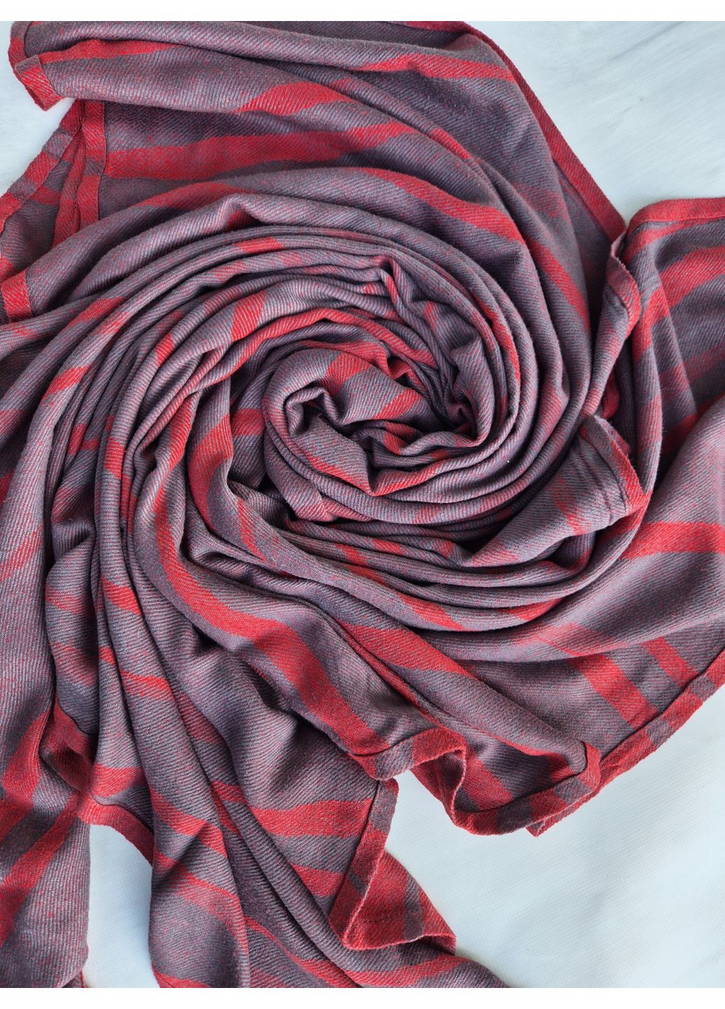 Шаль женская двухсторонняя весна-осень-зима Gold Awin 150х126 см No Brand (351582191)