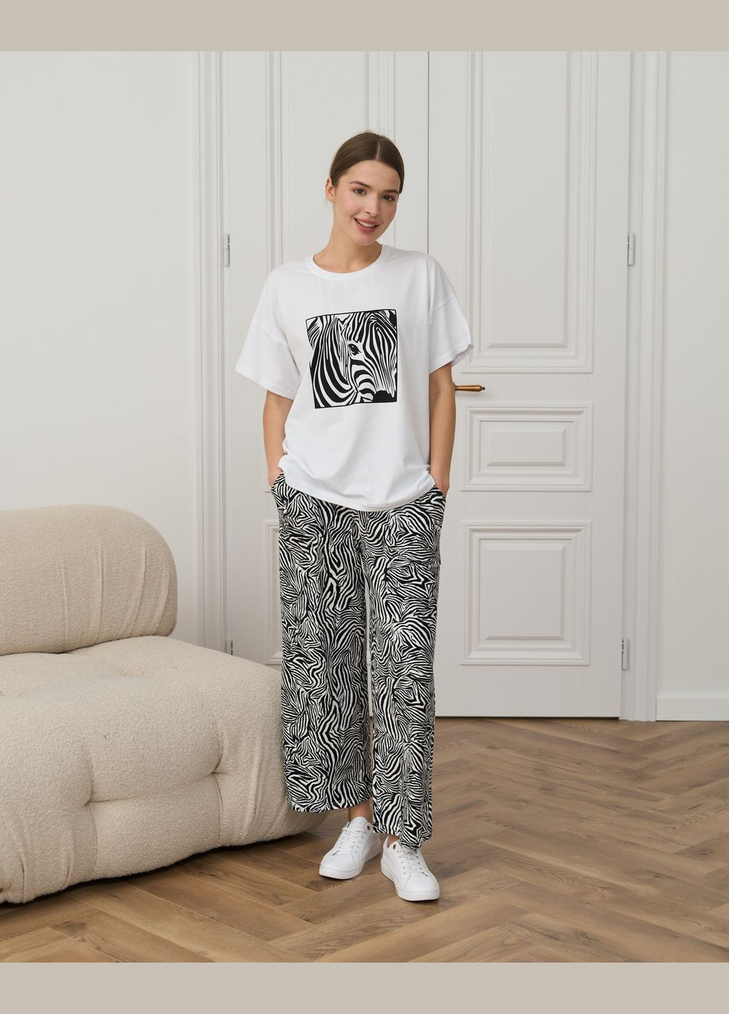Белая комплект женский футболка и брюки кюлоты Nicoletta