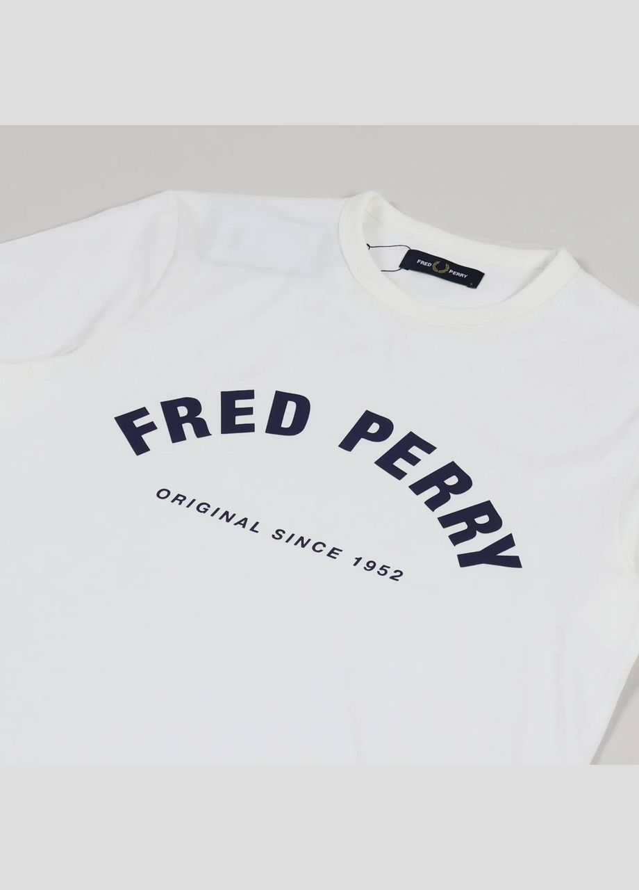 Белая мужская футболка белая с передним черным принтом в стиле fred perry No Brand
