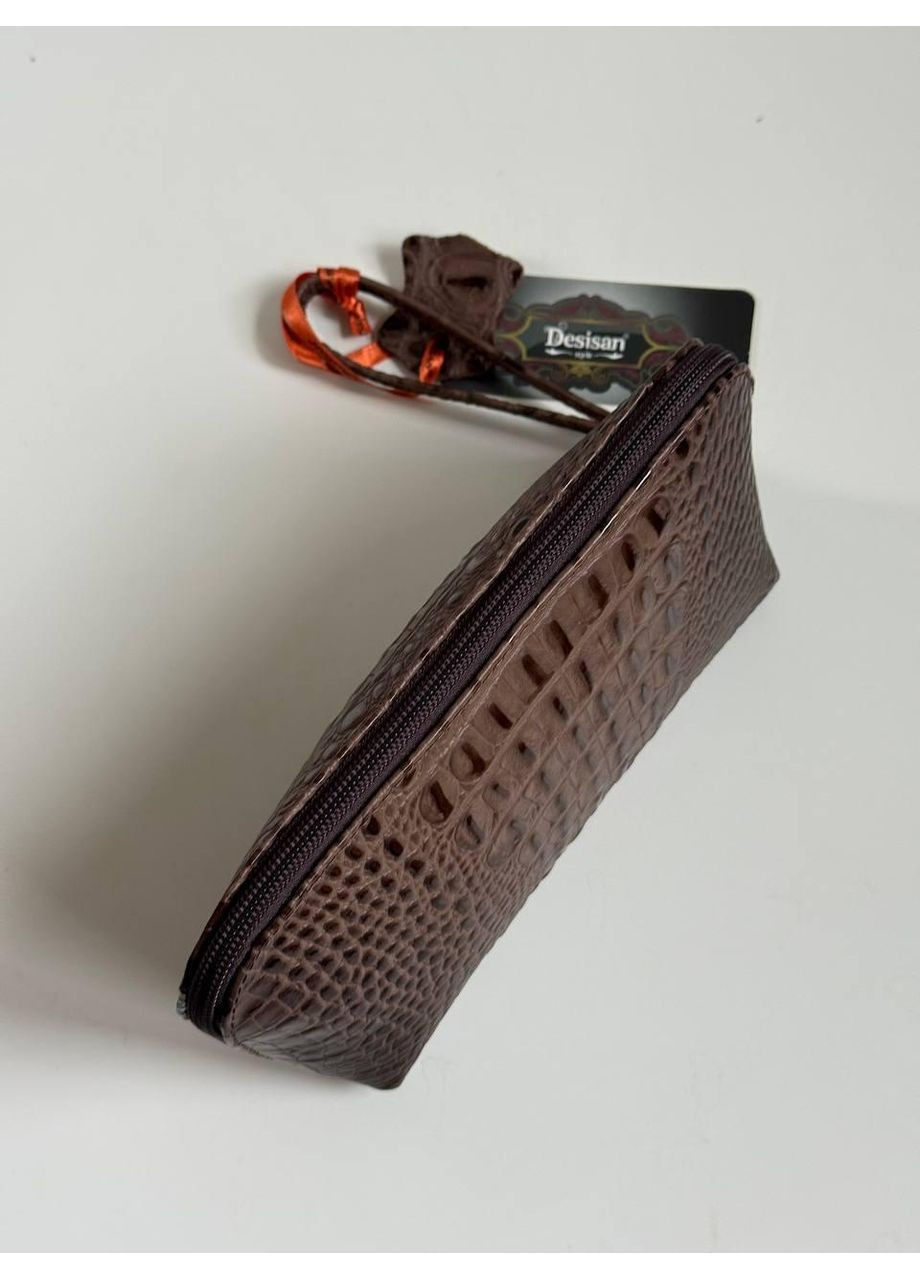 Косметичка жіноча натуральна шкіра з ремінцем для кисті коричнева крокодил (064) Desisan (367084141)