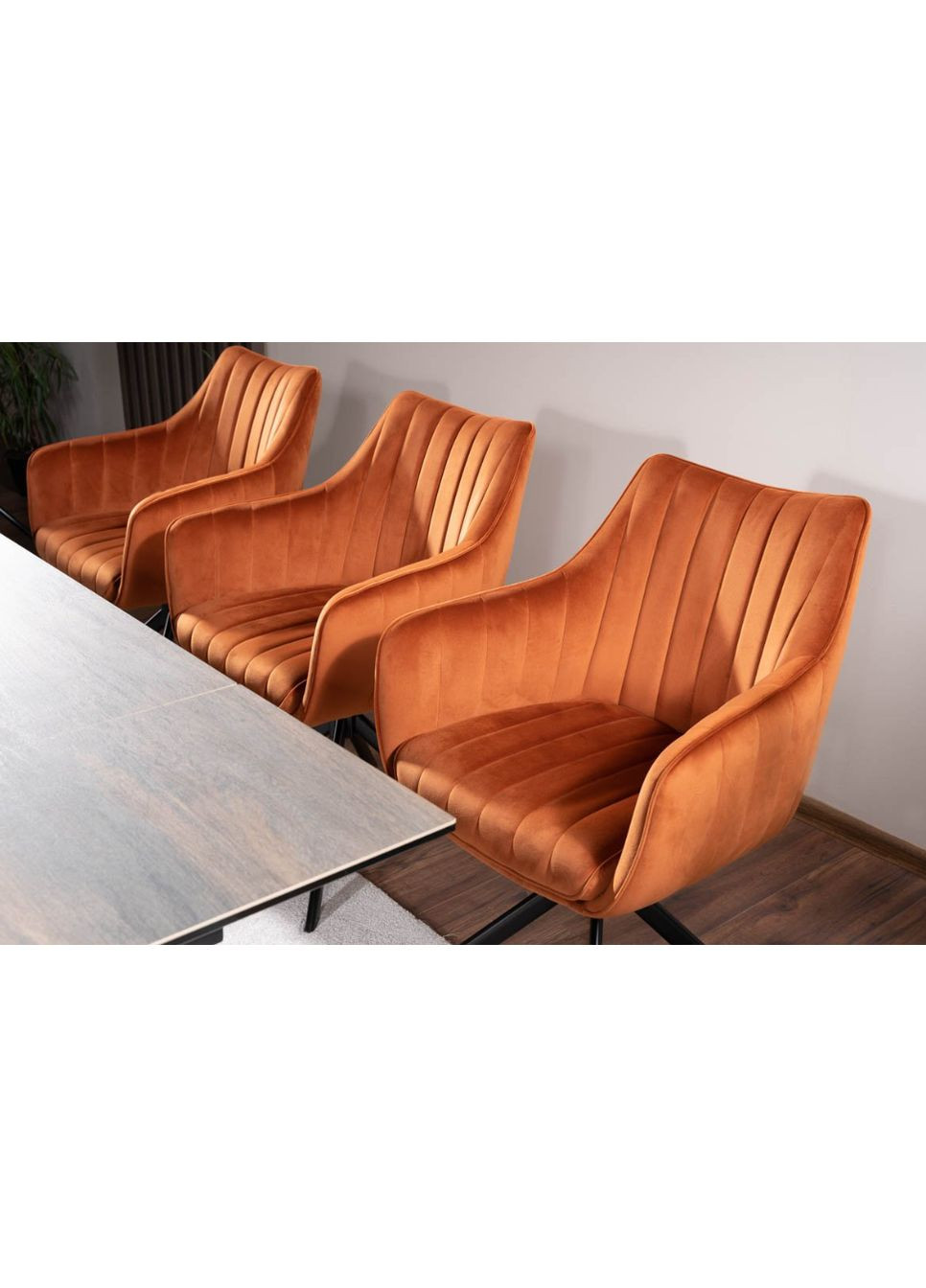 Стілець кухонний AZALIA VELVET чорний каркас/цинамон BL.4215 AZALIAVCCY Signal (372178775)