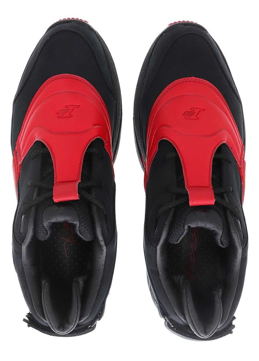 Чорні кросівки Reebok