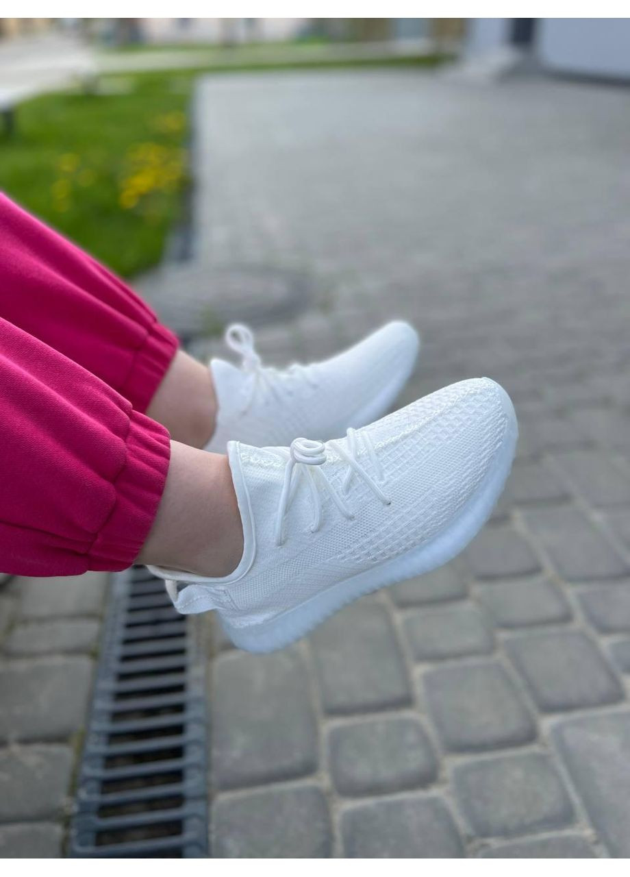 Білі Осінні кросівки чоловічі adidas yeezy boost 350 v2 triple full white 2 адідас ізі буст No Brand