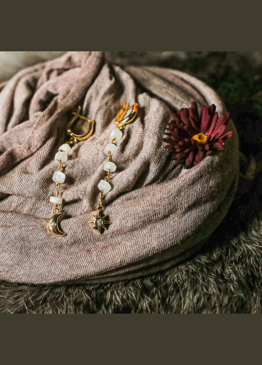 Сережки Зірка-Півмісяць натуральний камінь Місячний, швенза гіпоалерген сплав (колір золото) L-45мм No Brand підвіски (302394553)