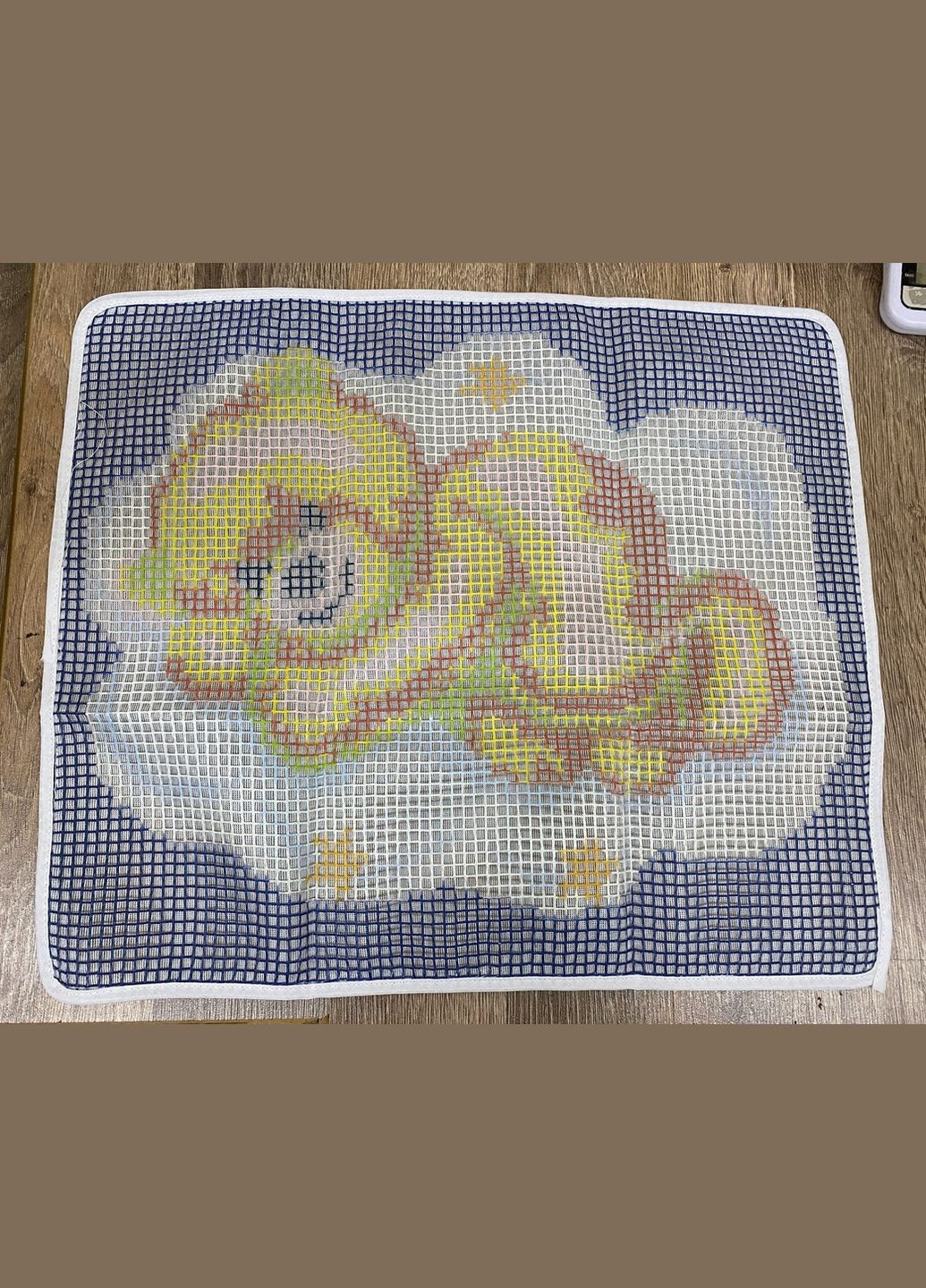 Набір для килимової вишивки килимок ведмедик спить на хмарі (основа-канва, нитки, гачок для килимової вишивки) No Brand 4683 (289355759)
