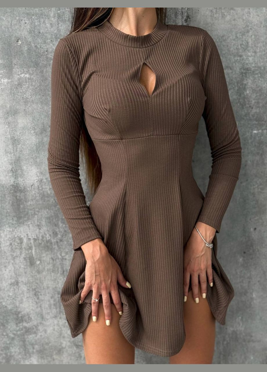 Коричневое повседневный женское платье с вырезом длины мини MonCher