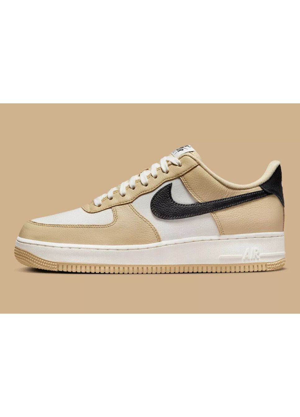 Бежеві Осінні кросівки air force 1 07 lx dv7186-700 Nike