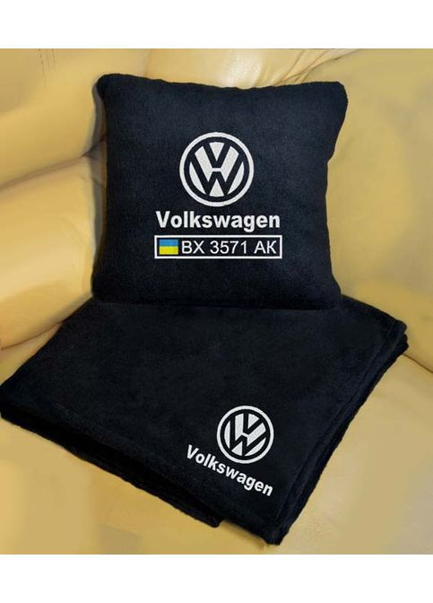 Автомобильный плед в чехле с вышивкой логотипа машины и гос. номера + имя по выбору! No Brand (369717318)