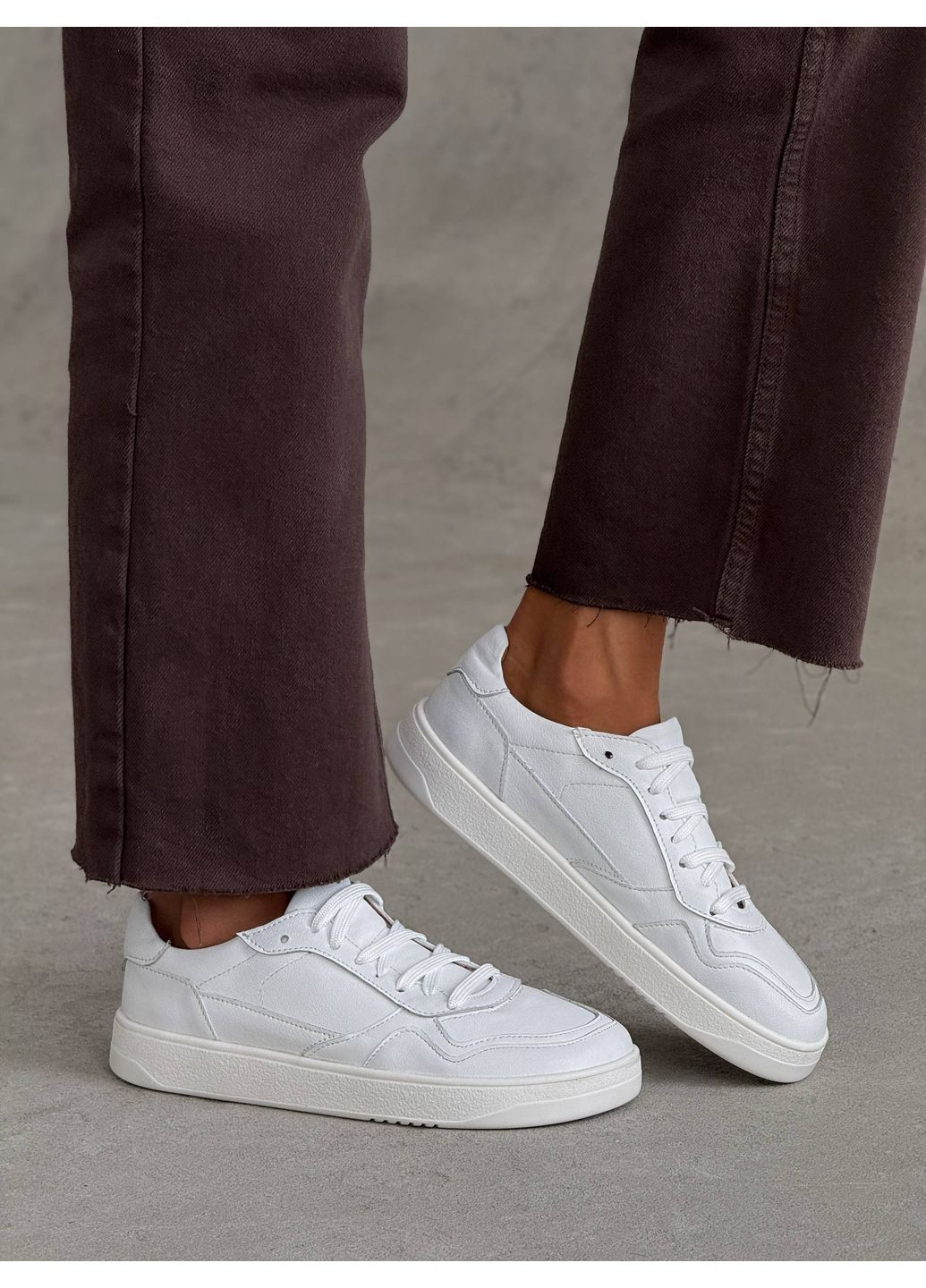 Белые анатомические кожаные кеды Helen