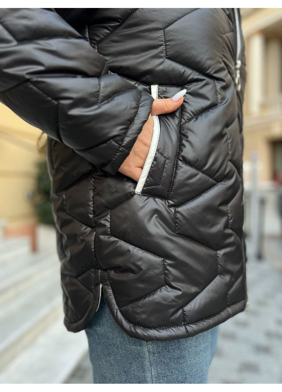 Чорна демісезонна куртка стьобана плащівка лаке,силікон 200,з капюшоном на блискавці Україна