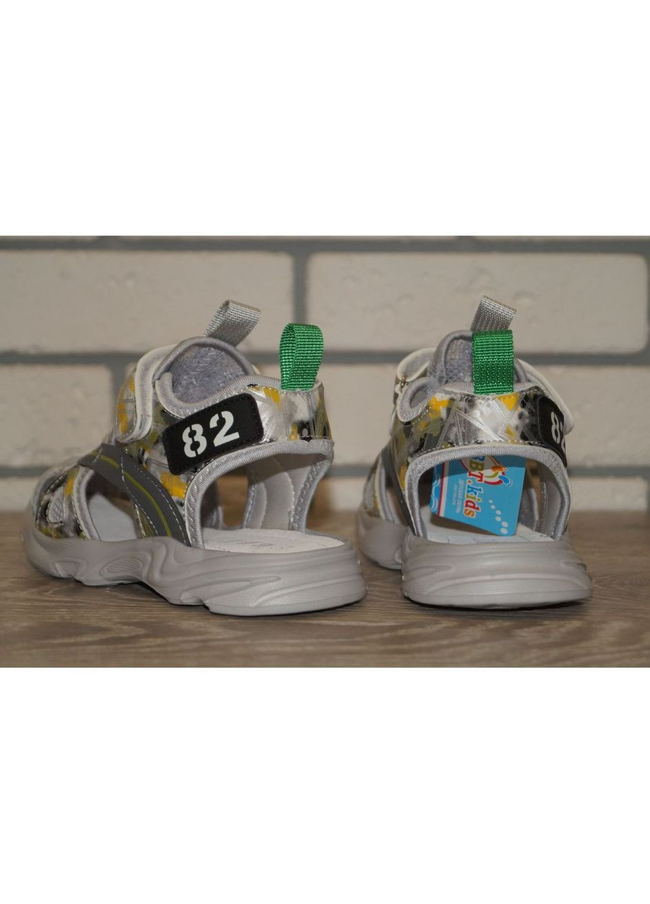 Серые повседневные, кэжуал сандалии для мальчика с закрытым носком серые BBT на липучке