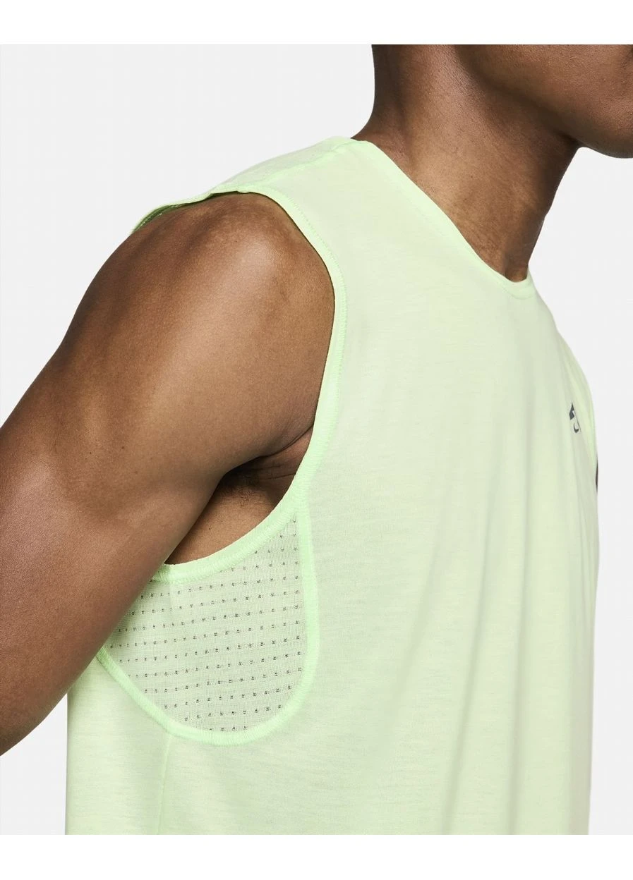 Майка Solar Chase Dri-Fit Sleeveless Running Top Green FN3309-376 Nike (398043236)
