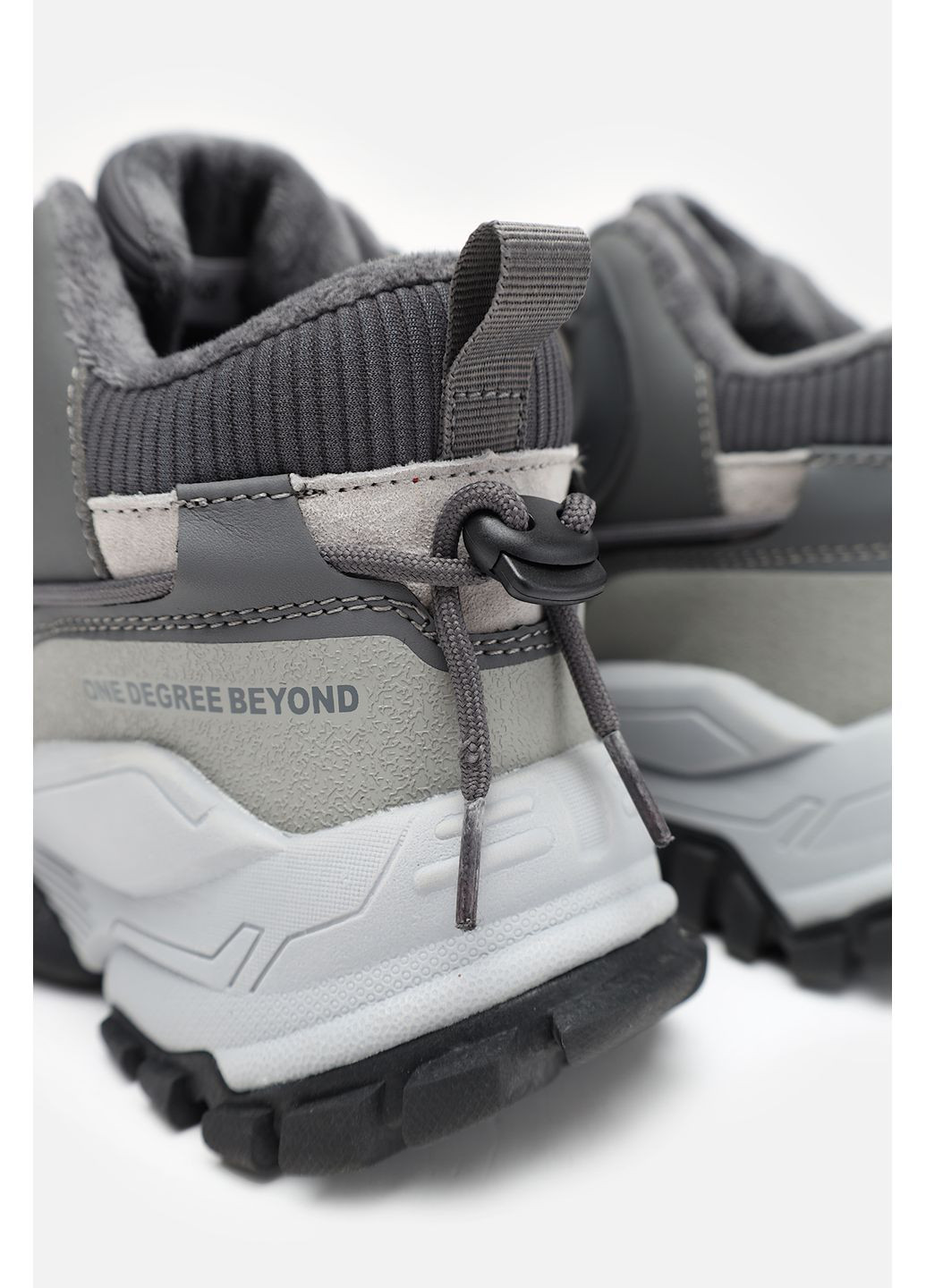 Серые зимние кроссовки мужские цвет серый cb-00275520 Yuki