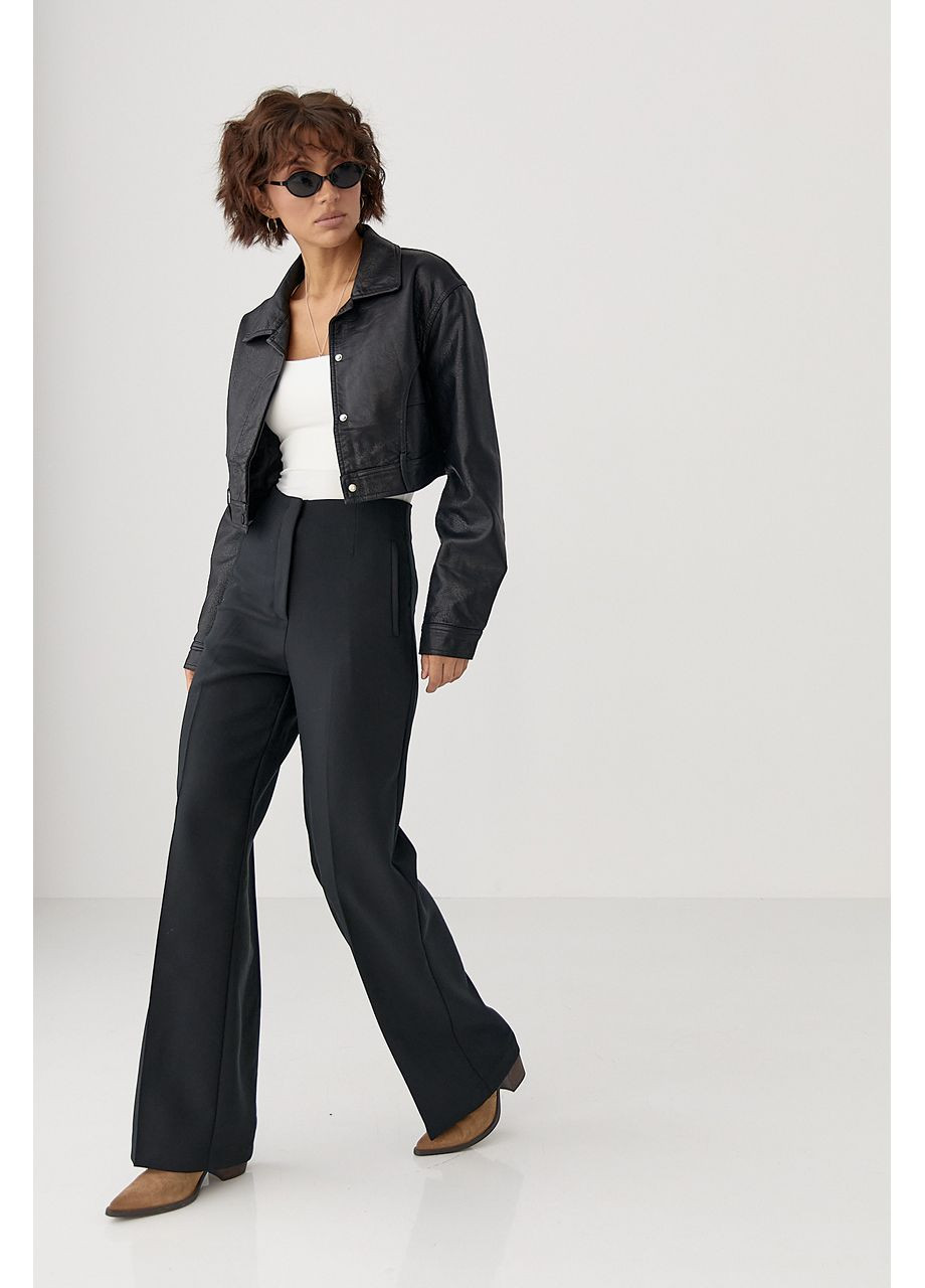 Черная демисезонная короткая куртка из кожзама Lurex