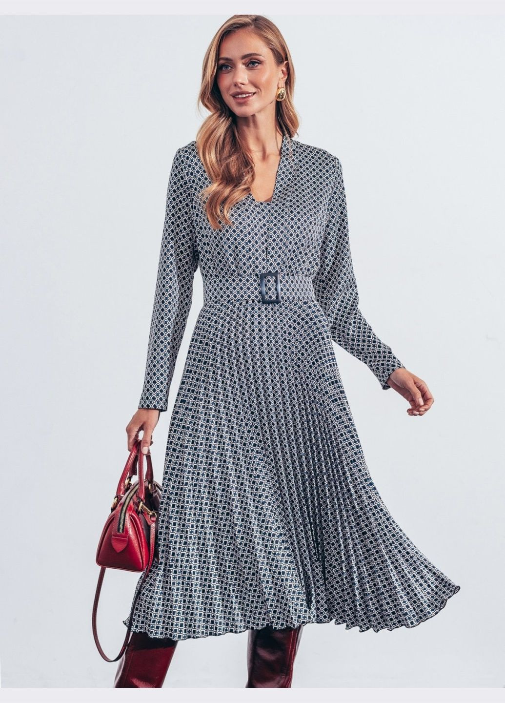 Синее кэжуал платье-миди синего цвета с плиссировкой Dressa