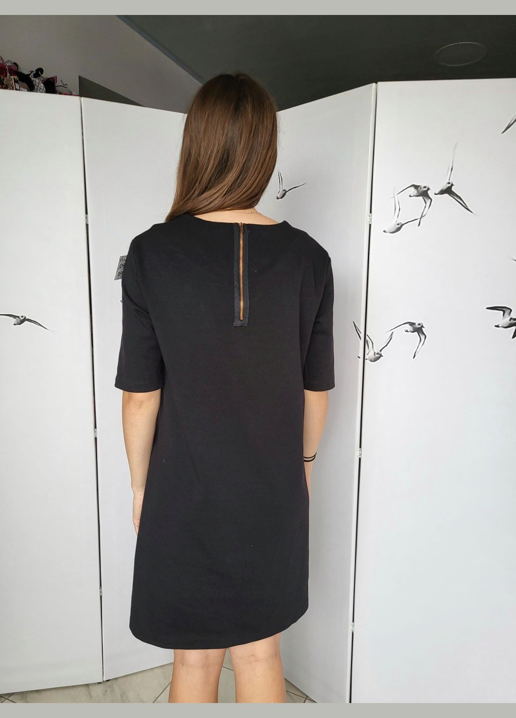 Черно-белое платье женское с геометрическим рисунком No Brand с геометрическим узором