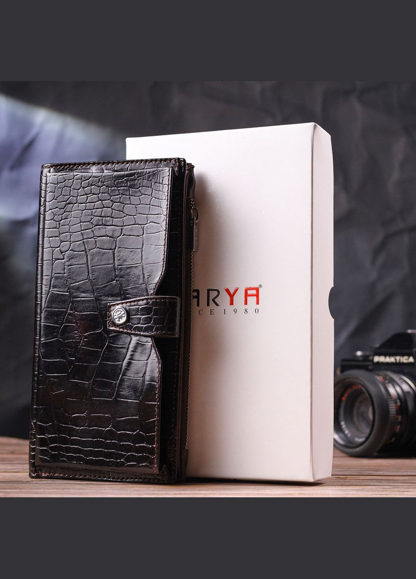Лаковане вертикальне чоловіче портмоне з натуральної шкіри з тисненням під крокодила 21424 Коричневий Karya (329151016)