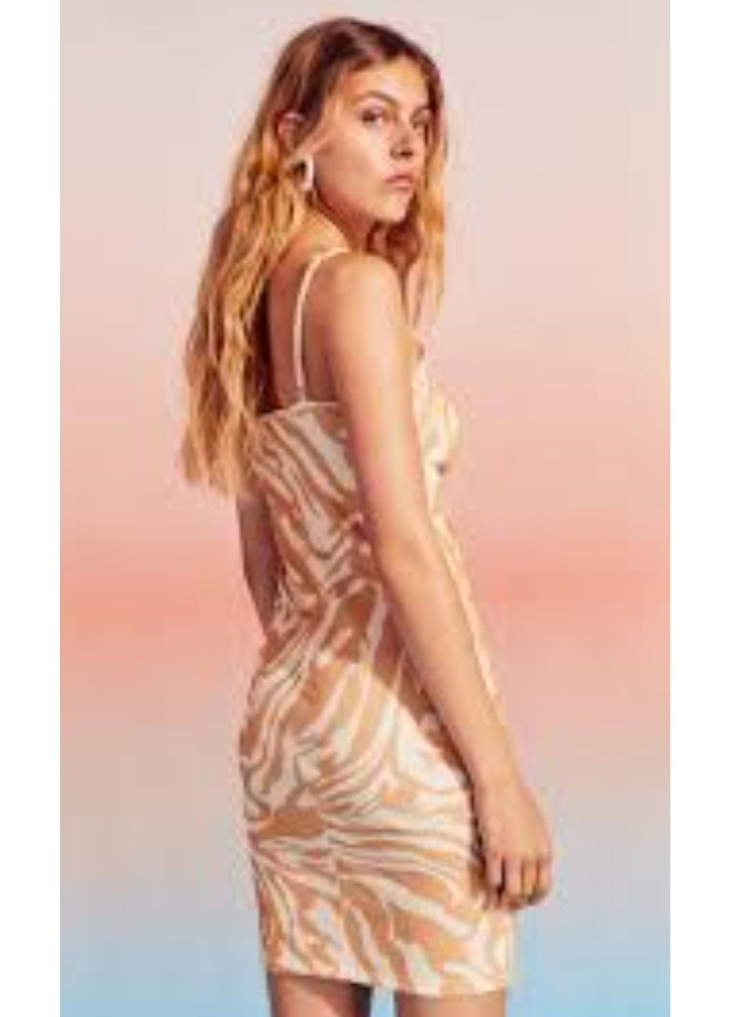 Светло-бежевое повседневный женское приталенное трикотажное платье н&м (57105) xs светло-бежевое H&M