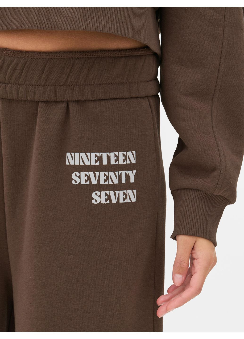 Темно-коричневые брюки Primark