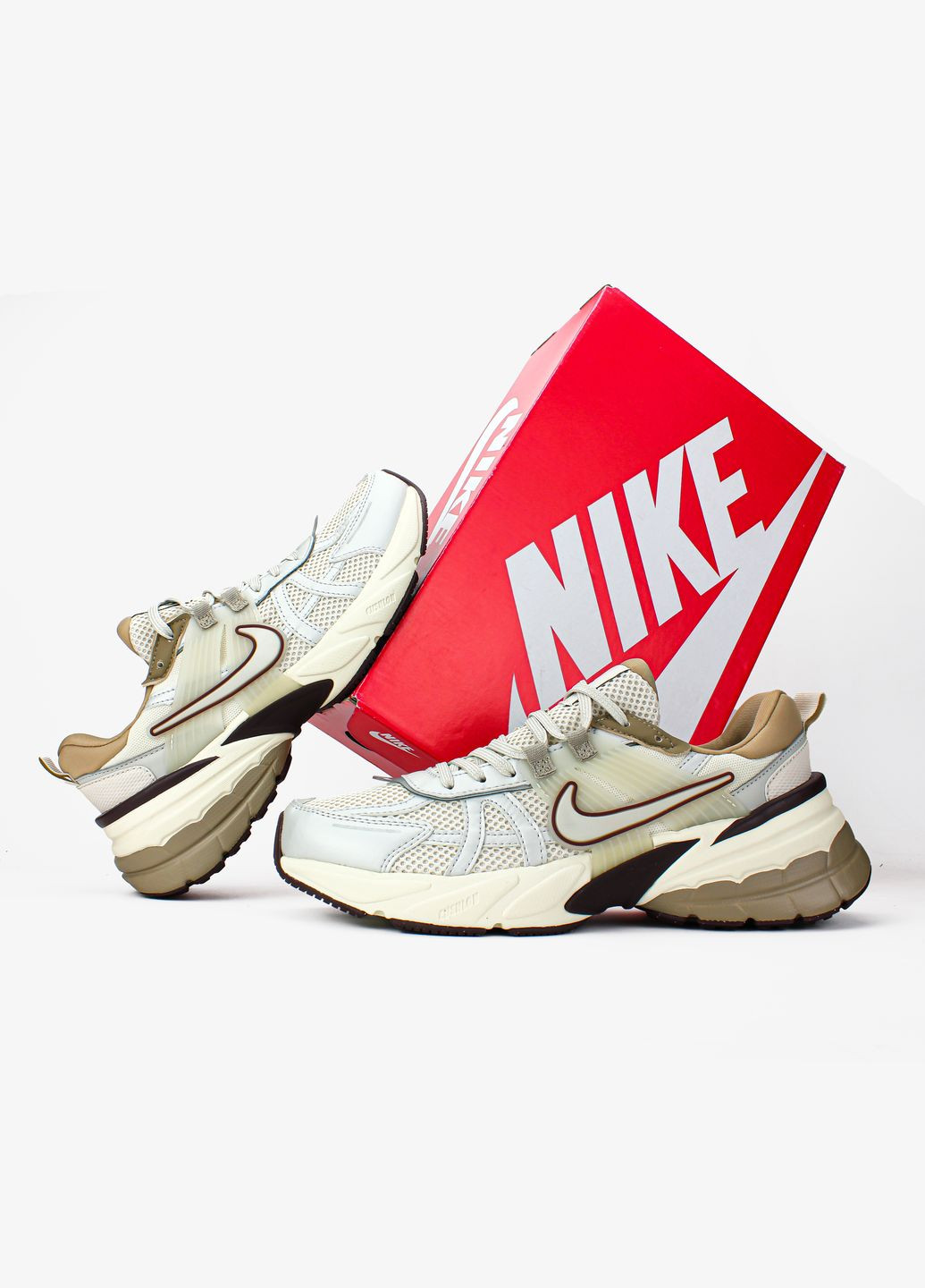 Бежевые демисезонные кроссовки мужские и женские nike runtekk orewood brown light bone | найк рунтекк оревуд бежевые No Brand