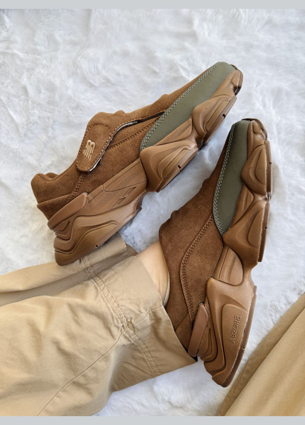 Кросівки жіночі і чоловічі New Balance 8040 Brown Khaki | Нью Баланс 8040 коричневі No Brand коричневі демісезони (340116938)