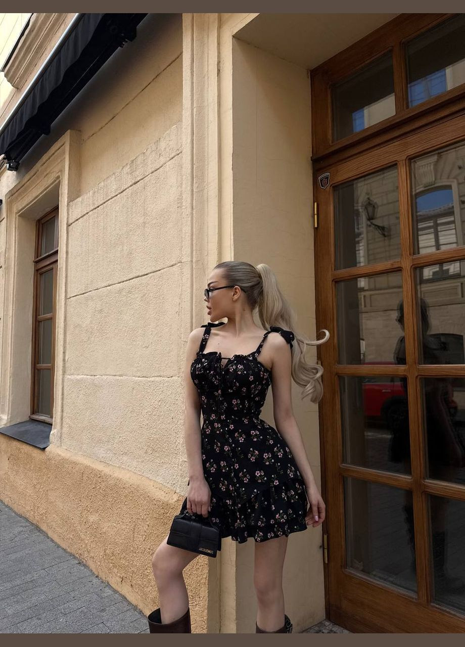 Черное коктейльное, деловое, повседневный, кэжуал, вечернее женское платье с баской FINO Mode с цветочным принтом