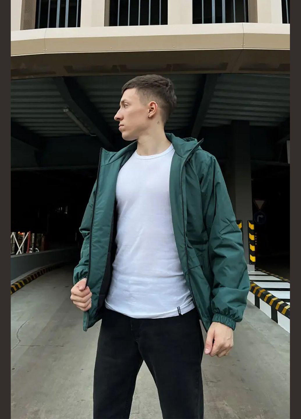 Зелена демісезонна куртка escape Reload