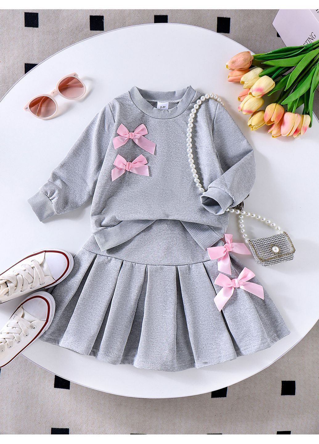 Светло-серый демисезонный костюм для девочки с бантиками серый айла юбочный No Brand