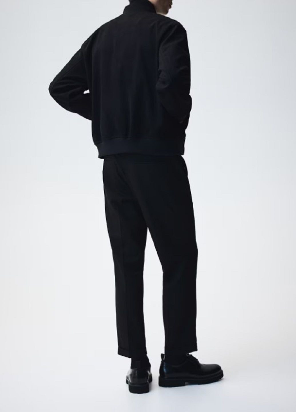 Черная демисезонная куртка H&M