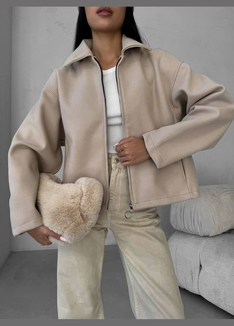 Бежева демісезонна жіноча бежева куртка бомбер на блискавці без капюшона курточка No Brand