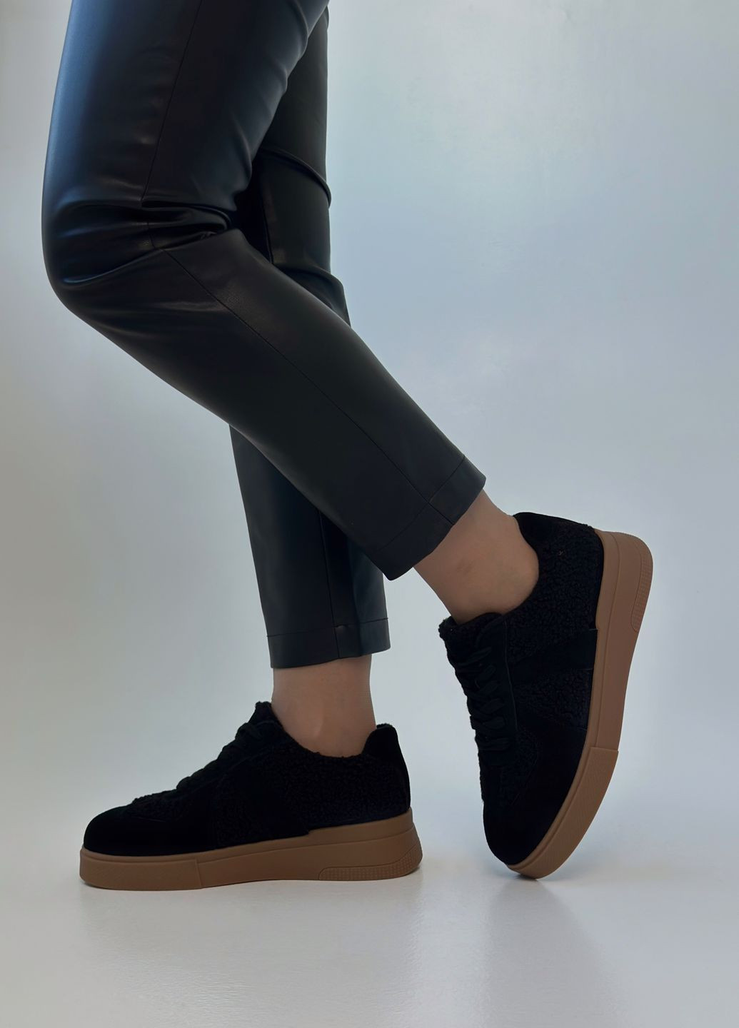 Чорні кеди жіночі шкіряні URBAN TRACE