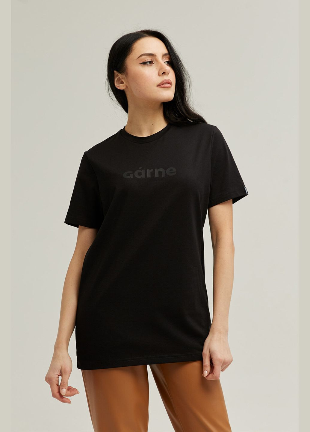 Черная летняя футболка Garne