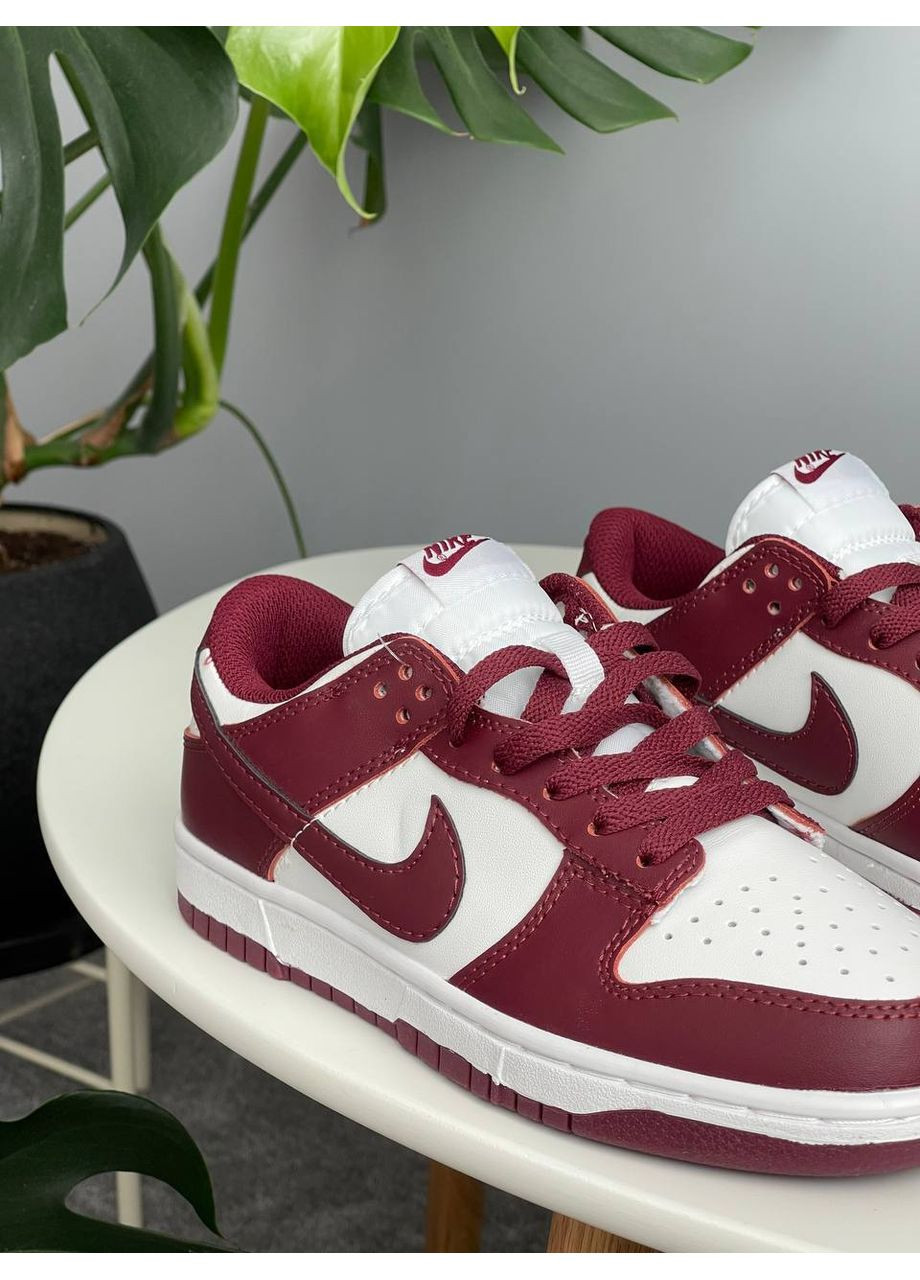 Кроссовки женские и мужские Nike Dunk Low Team Red Bordo White | Найк СБ Данк бордовые No Brand бордовые демисезоны (352252489)