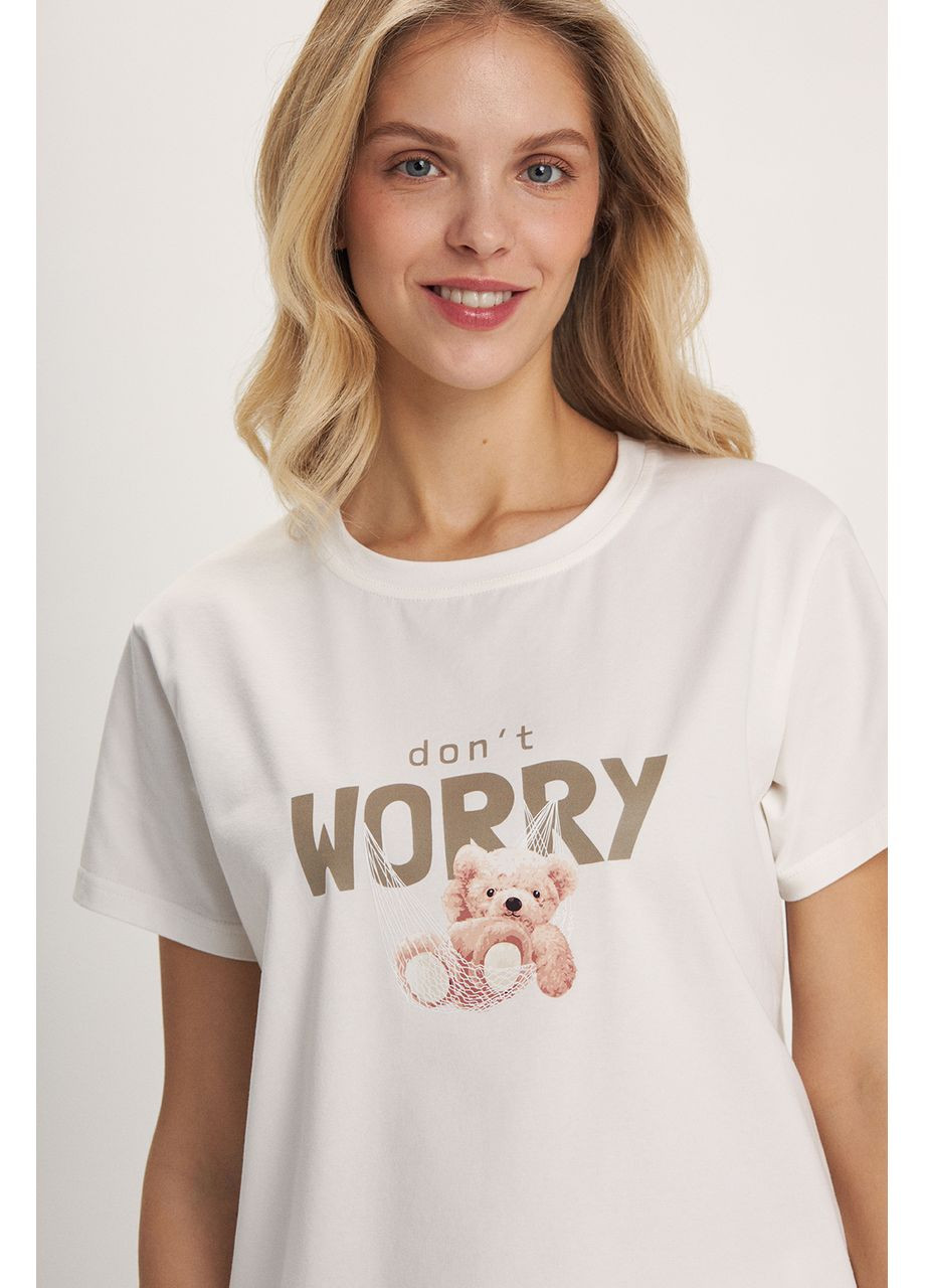 Бежевая всесезон пижама женская хлопковая комплект футболка и шорты кремовая, с принтом мишка бежевые шорты в клетку xs Ellen