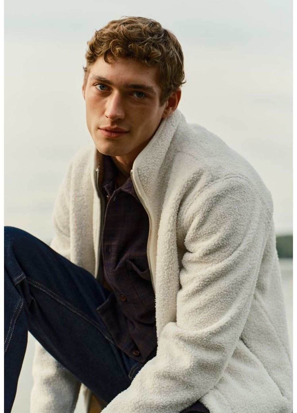 Біла демісезонна чоловіча плюшева куртка стандартного крою н&м (58011) s біла H&M