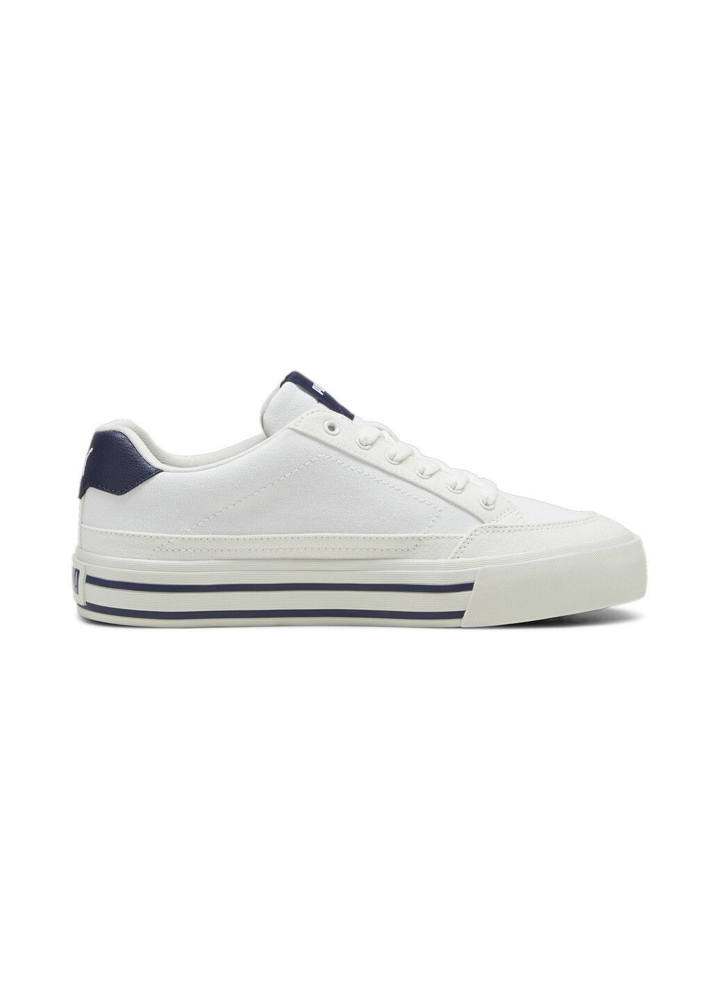 Белые всесезонные кеды court classic vulcanised formstrip unisex sneakers Puma