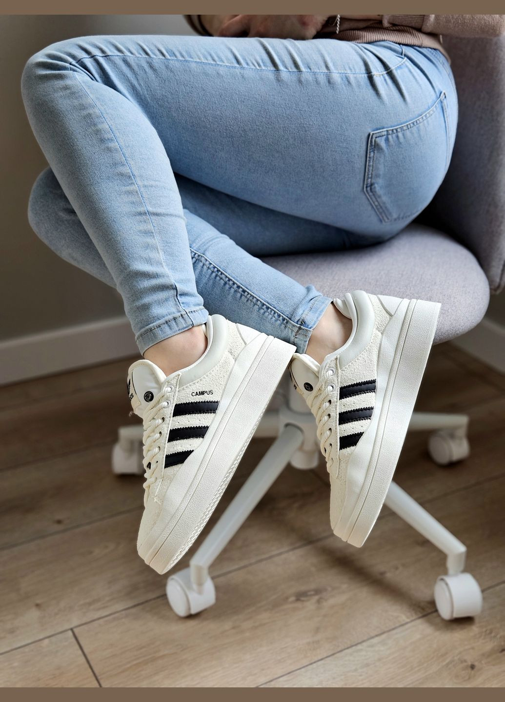 Кросівки жіночі і чоловічі Adidas Campus x Bad Bunny White | Адідас Кампус х Бед Бані білі No Brand білі демісезони (307397783)