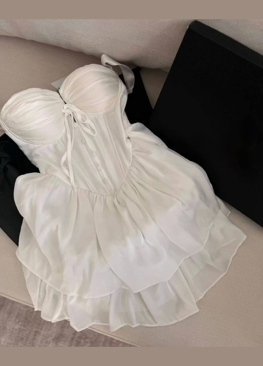 Вечірній короткий комбінезон Adelante комбінезон-шорти однотонний молочний вечірній атлас