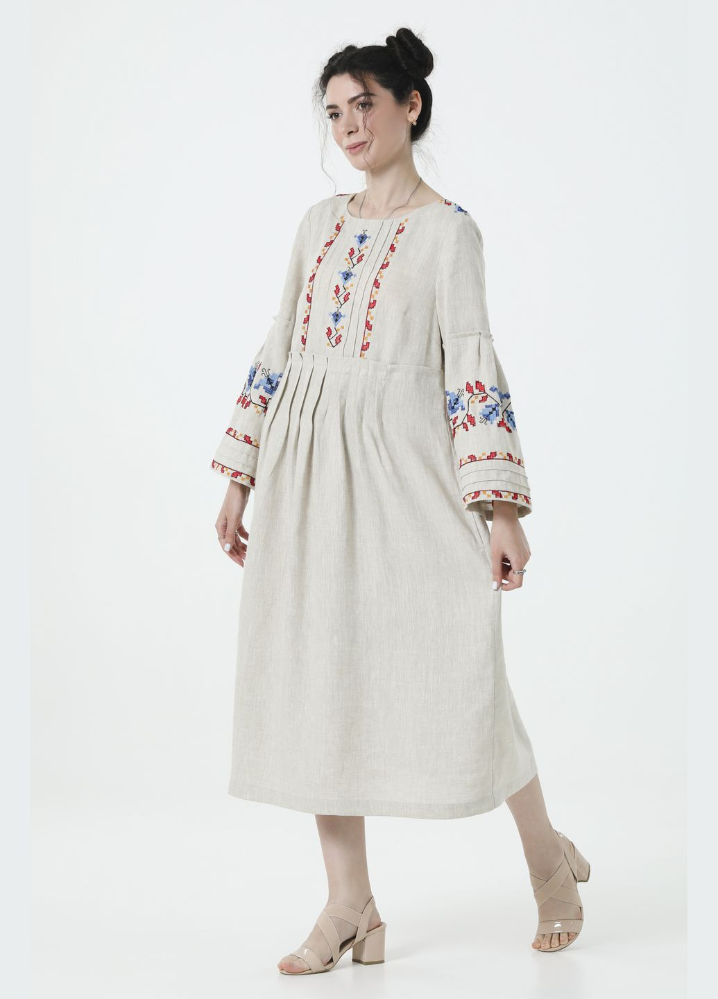 Сіра довга вільна жіноча сукня-вишиванка з льону з рослинним орнаментом світлозара., р., код 0469/54/0779 ГАЛЕРЕЯ ЛЬОНУ