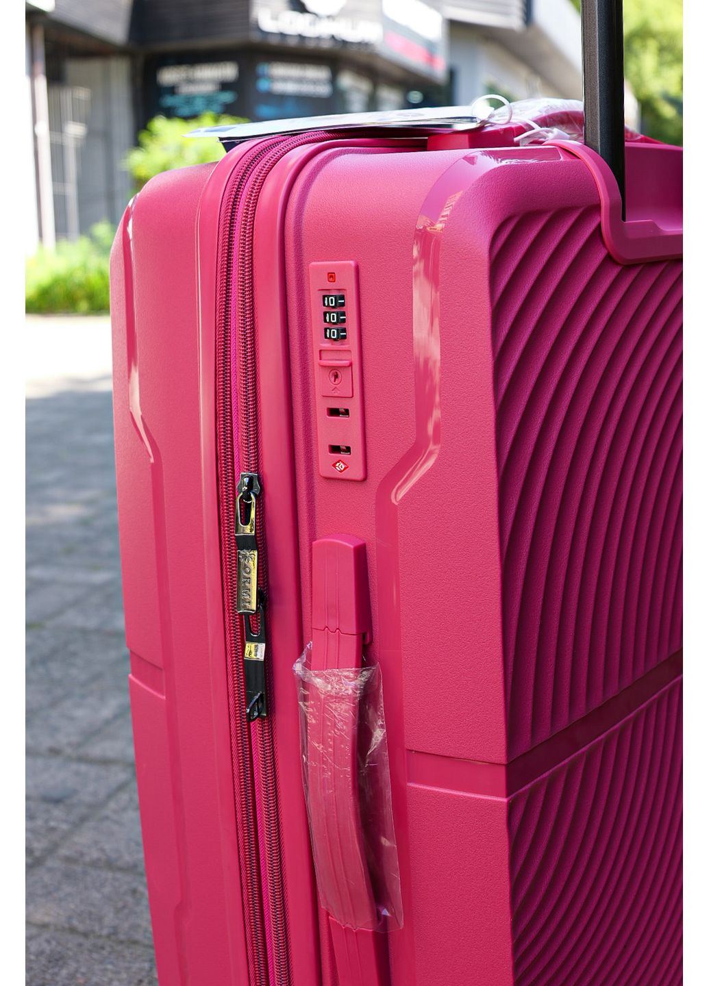 Валіза пластикова поліпропілен 100% велика L, колір фуксія Ormi 8802 (353302715)