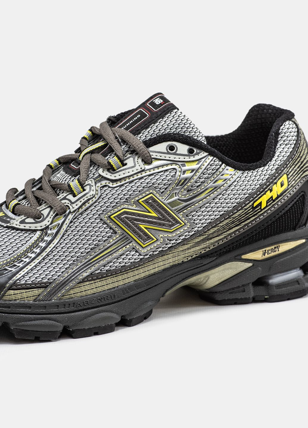 Серые всесезонные кроссовки мужские new balance 740 grey yellow black | нью беланс 740 серые желтые черные No Brand