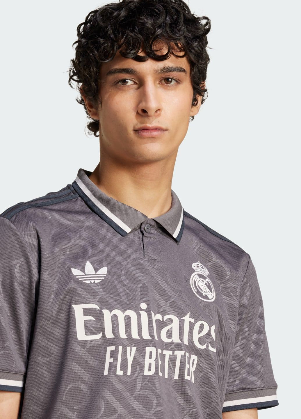 Коричневый демисезонный спортивный лонгслив adidas с логотипом