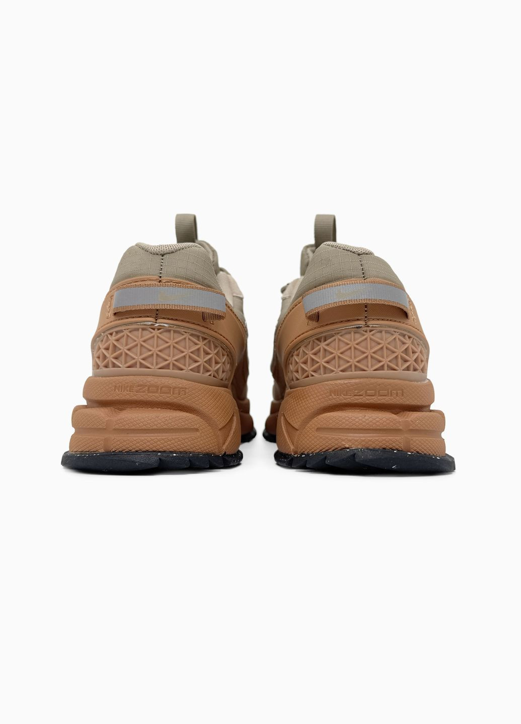 Оливковые (хаки) демисезонные кроссовки мужские и женские nike zoom vomero roam beige | найк зум вомеро роам хаки No Brand