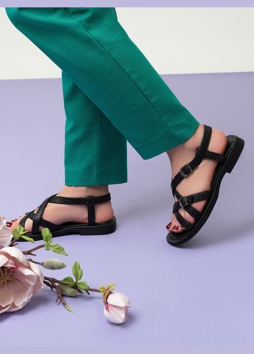 Черные босоножки ISSA PLUS с ремешком с пряжкой