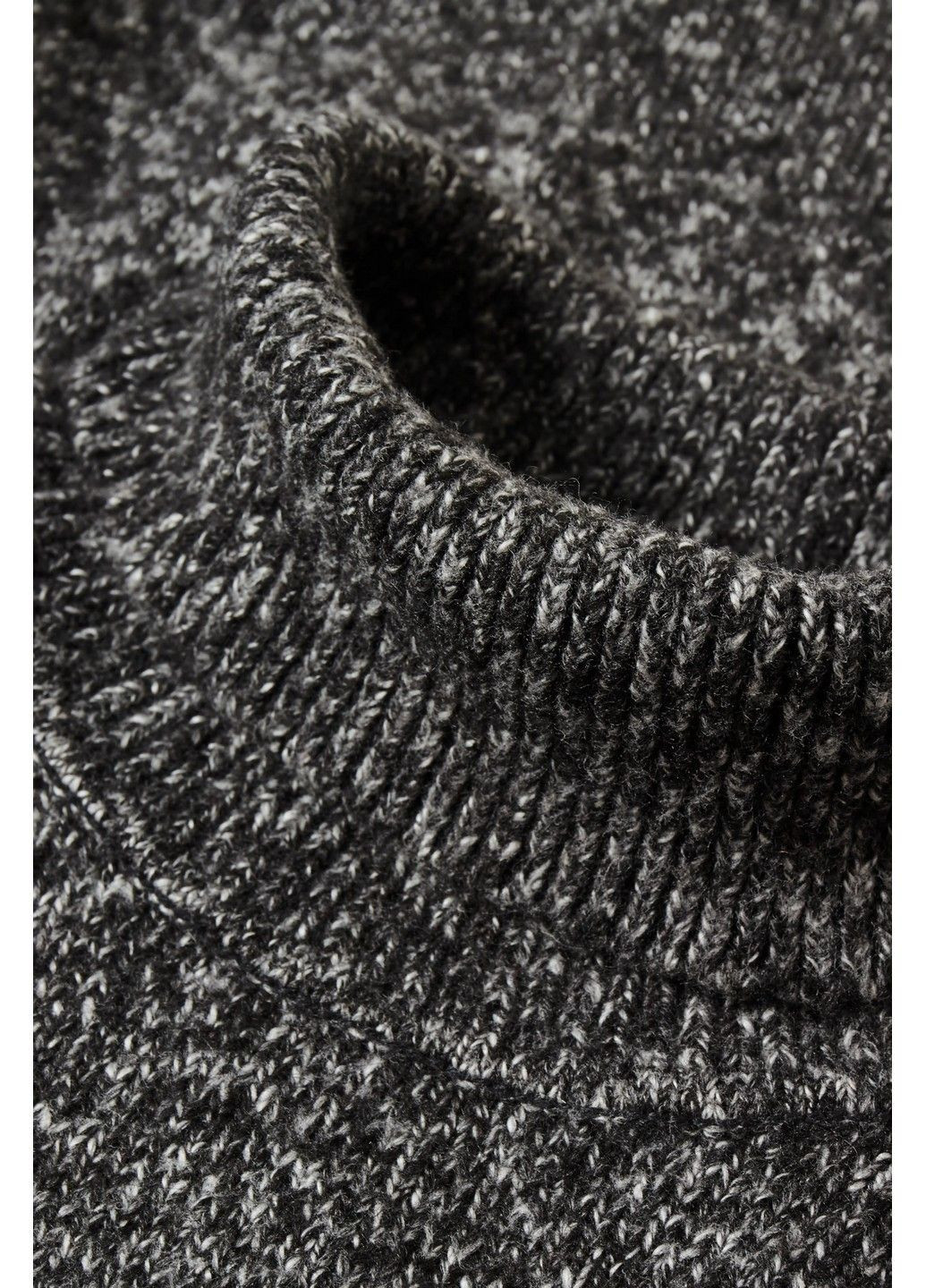Чорно-білий зимовий светр C&A