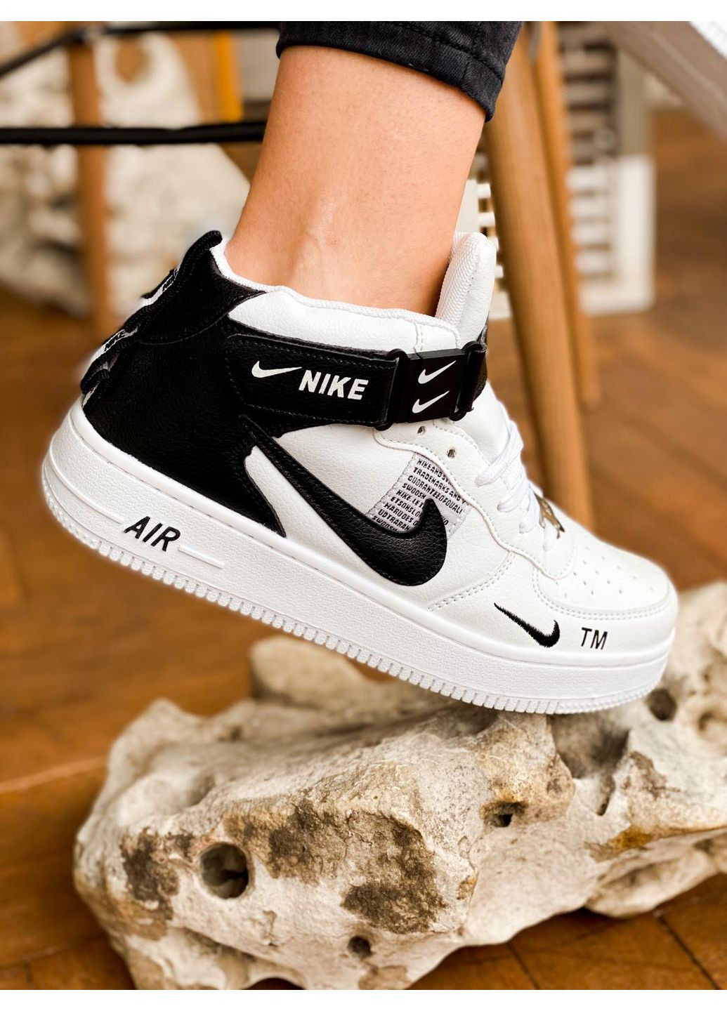 КРОСІВКИ ЖІНОЧІ NIKE AIR FORCE 1 HIGH BLACK WHITE TM НАЙК АІР ФОРС 1 ПРЕМІУМ No Brand чорні демісезони (369389689)