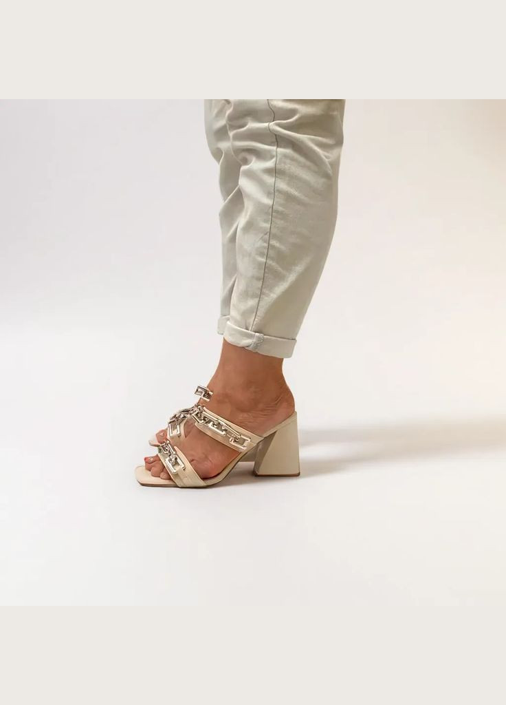 Бежевые женские кожаные босоножки, сабо на каблуке 1060 бежевые L&M без застежки