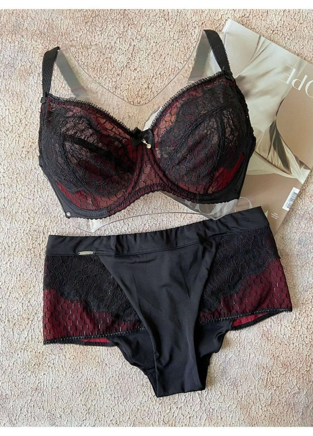 Чорний жіноча нижня білизна комплект на 3 розмір чорний з червоним Lanny Mode