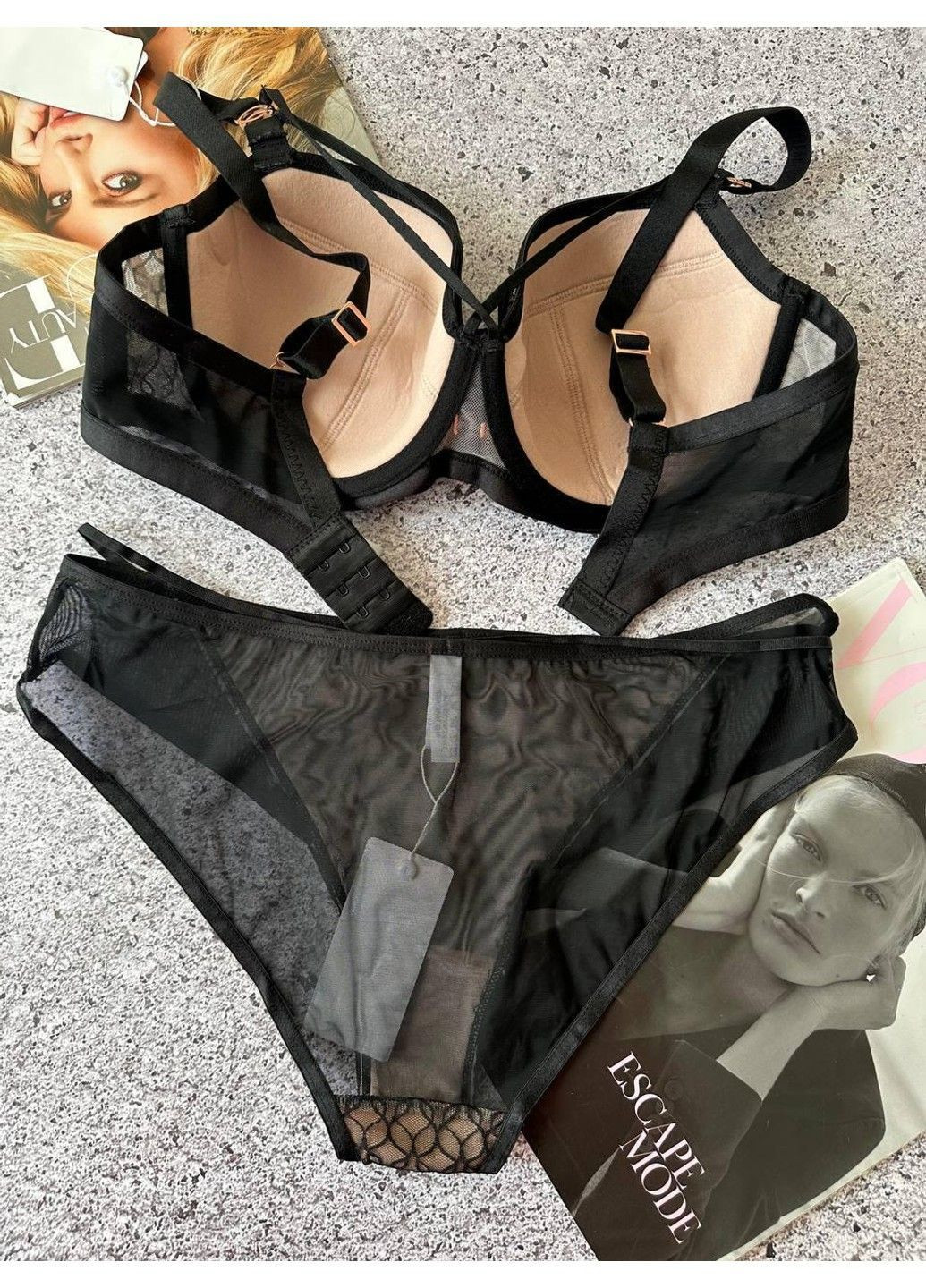 Чорний комплект білизни з портупеєю — бюст на тонкому поролоні + трусики-сліпи чорний Lanny Mode
